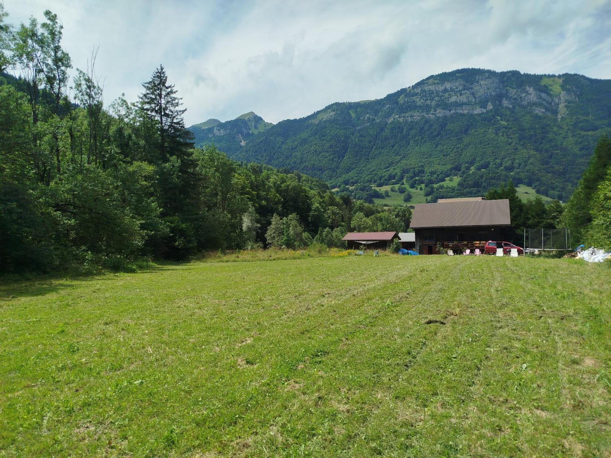 Chalet 8 Personnes + Grand Terrain Et Riviere Entremont Exterior foto